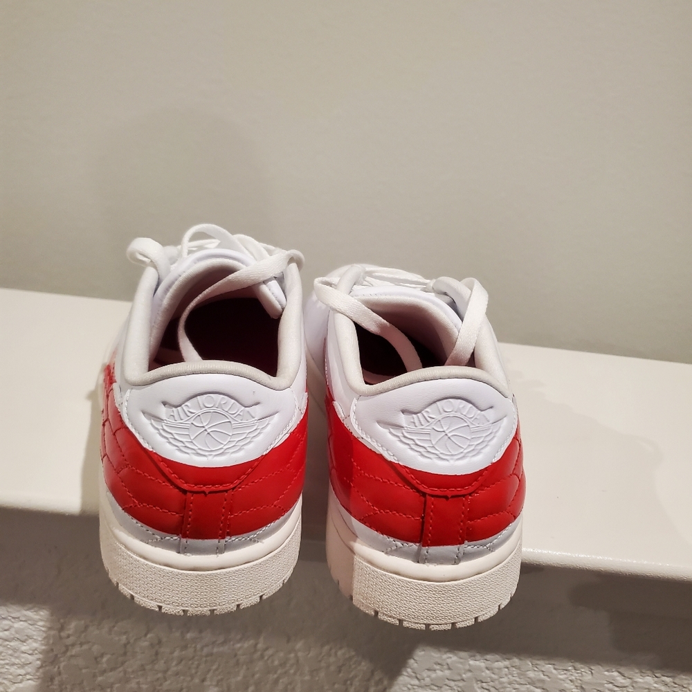 Nike Air Jordan 1 Centre Court White/University Red Low Top Sneakers sz … - Picture 5 of 6